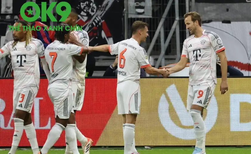 Bayern vững ngôi đầu với 18 điểm tuyệt đối, bỏ xa Dortmund và Leipzig Bayern vững ngôi đầu với 18 điểm tuyệt đối, bỏ xa Dortmund và Leipzig