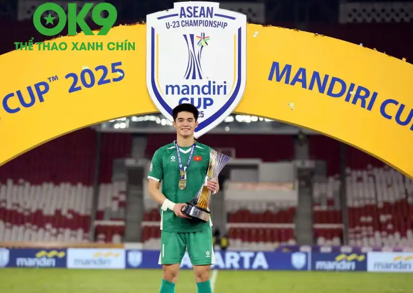 Trung Kiên cùng U23 Việt Nam vô địch U23 Đông Nam Á